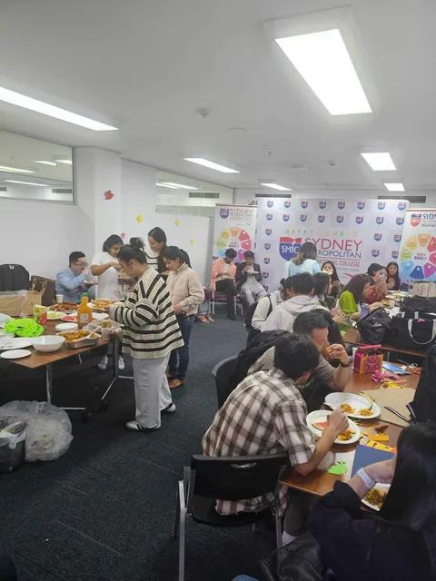 The SMIC community celebrating Diwali — photo 2