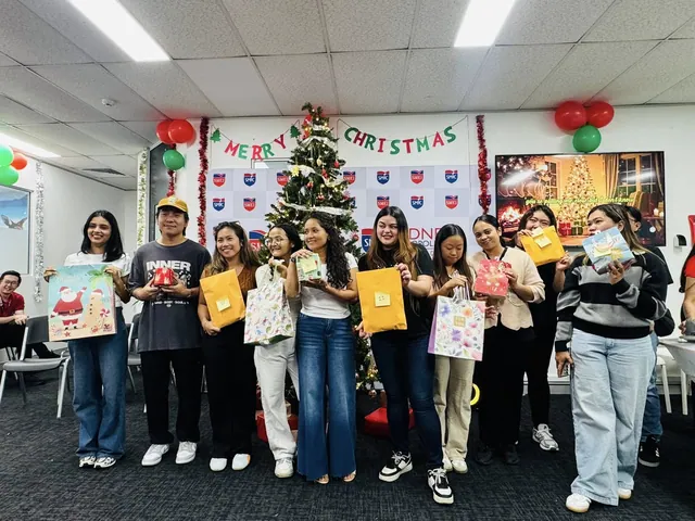 The SMIC community celebrating Christmas — photo 2