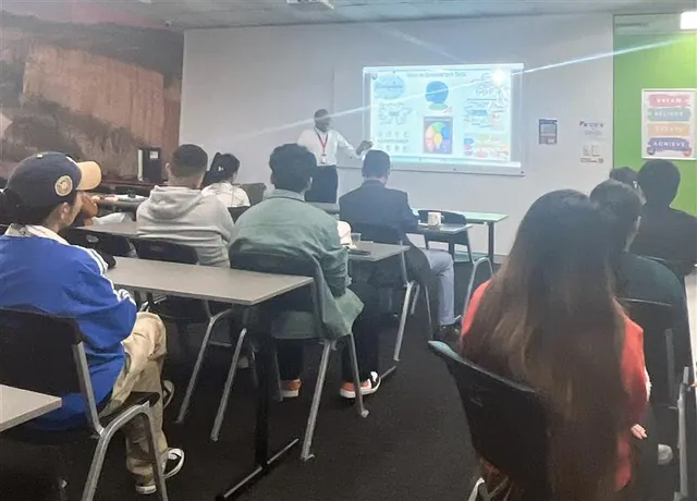 Students attending a SMIC Career Hub session — photo 27