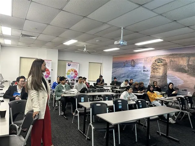 Students attending a SMIC Career Hub session — photo 38